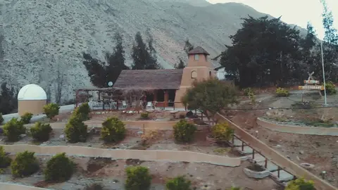Terrazas del recinto y la cúpula al atardecer